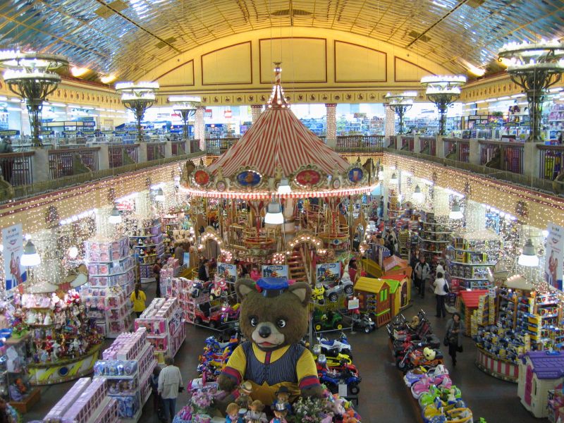 Где раскрывается детям чудесный мир игрушек в Москве: большой "Детский мир" с самыми большими магазинами, их адреса и особенности