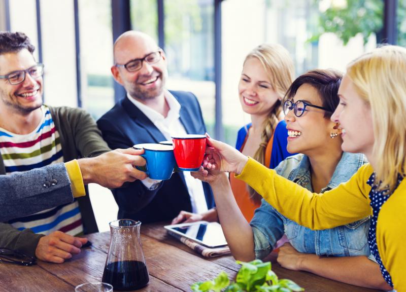 Коллеги или друзья: как создать дружескую атмосферу на работе